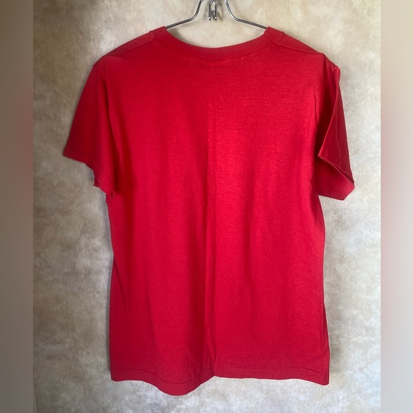 Vintage 80s Screen Stars Tee Vibrant Red Fuddruckers Restaurant Uniform Tee - Picture 2 of 5
